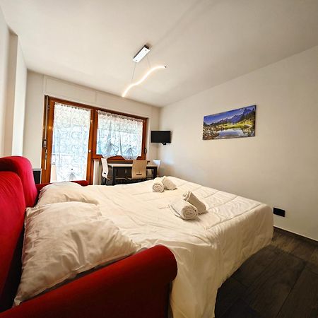 Hostdomus - City Center Apartment Sestriere Exterior photo
